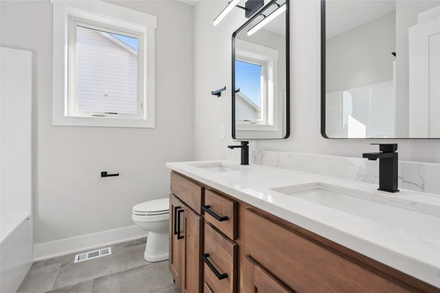 17321 North Valley Drive, Urbandale, IA 50323