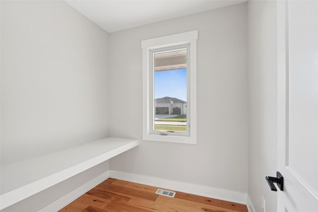 17321 North Valley Drive, Urbandale, IA 50323