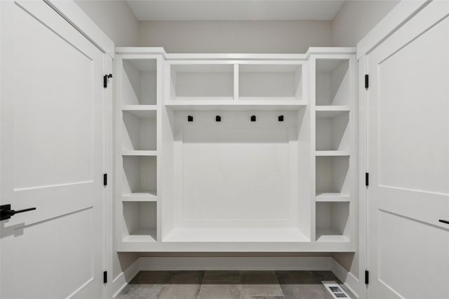 17321 North Valley Drive, Urbandale, IA 50323