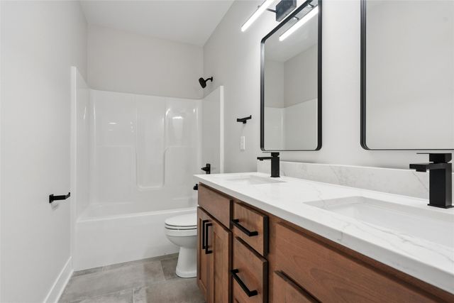 17321 North Valley Drive, Urbandale, IA 50323