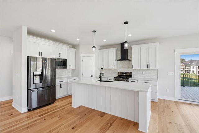 17321 North Valley Drive, Urbandale, IA 50323