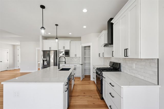 17321 North Valley Drive, Urbandale, IA 50323