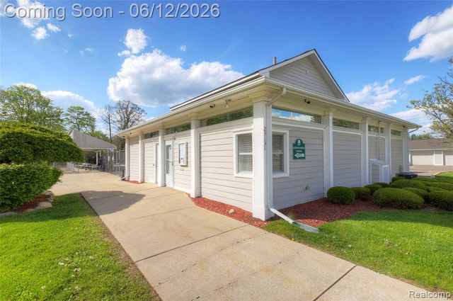 22727 Cortes Street, Novi, MI 48375