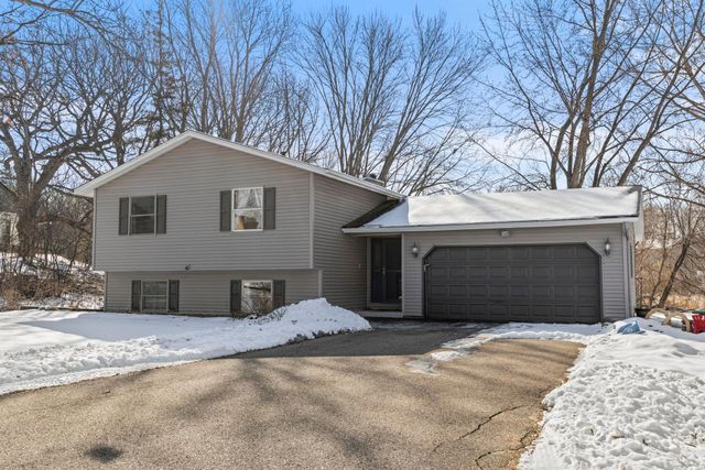 4109 Valentine Crest Road, Arden Hills, MN 55112