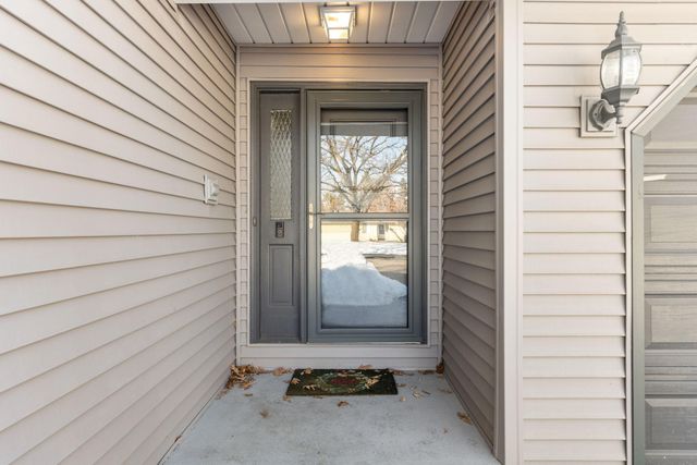 4109 Valentine Crest Road, Arden Hills, MN 55112