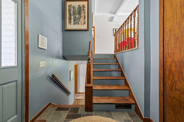 4109 Valentine Crest Road, Arden Hills, MN 55112