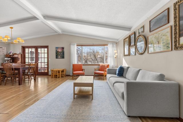 4109 Valentine Crest Road, Arden Hills, MN 55112