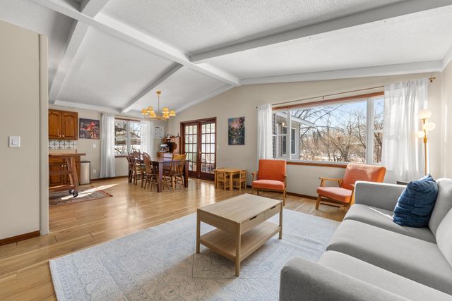 4109 Valentine Crest Road, Arden Hills, MN 55112