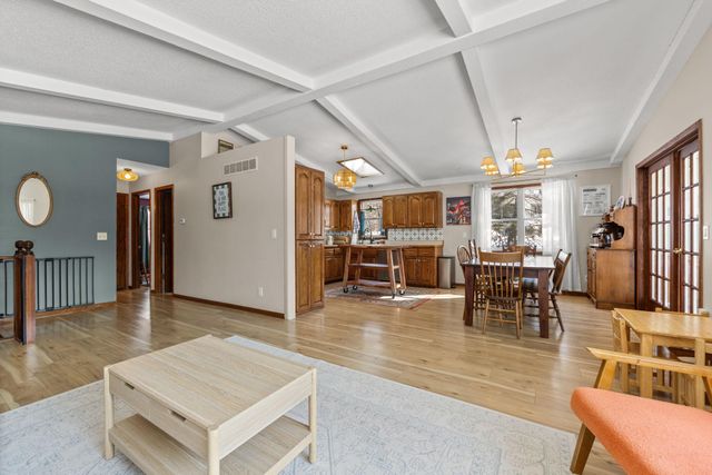 4109 Valentine Crest Road, Arden Hills, MN 55112