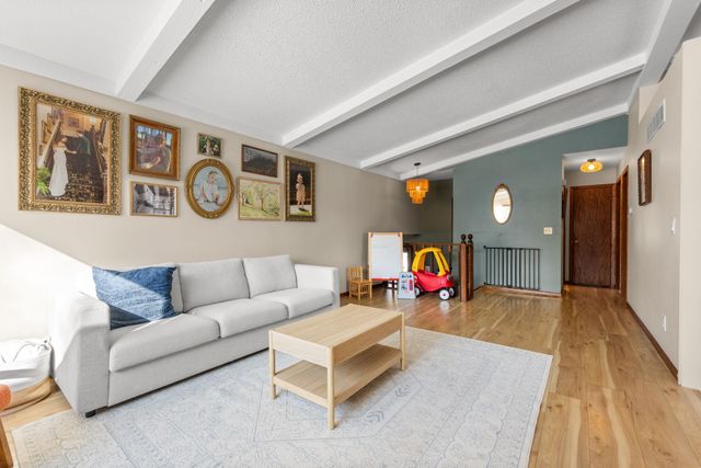 4109 Valentine Crest Road, Arden Hills, MN 55112