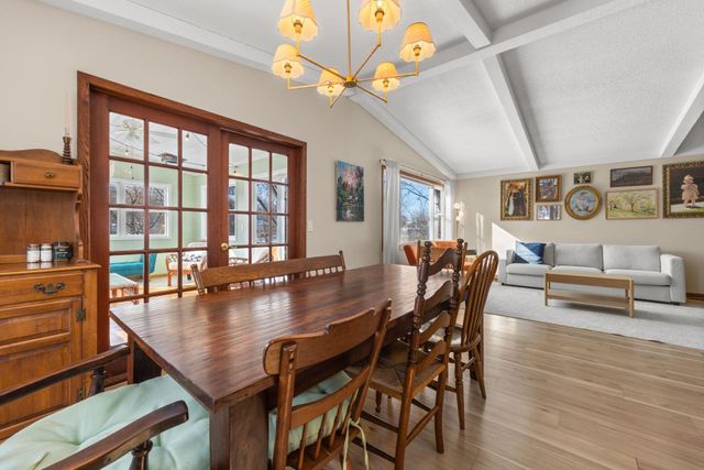 4109 Valentine Crest Road, Arden Hills, MN 55112