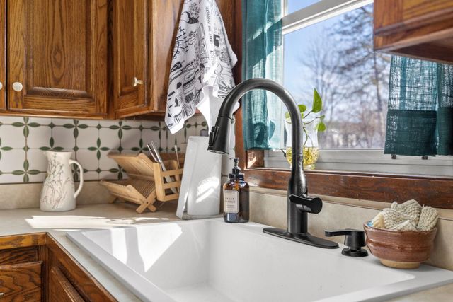 4109 Valentine Crest Road, Arden Hills, MN 55112