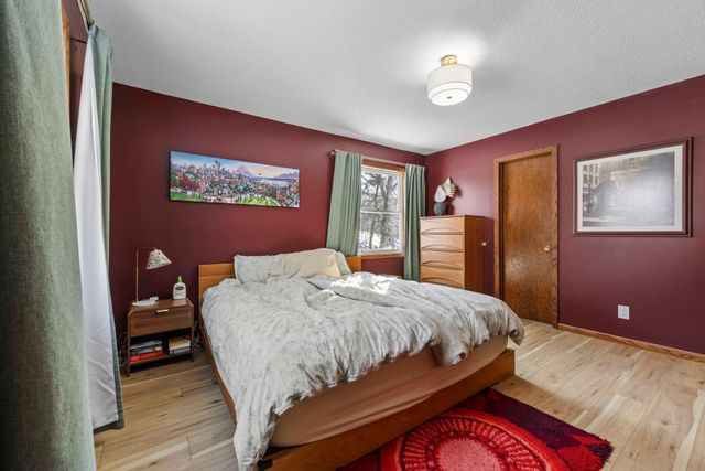 4109 Valentine Crest Road, Arden Hills, MN 55112