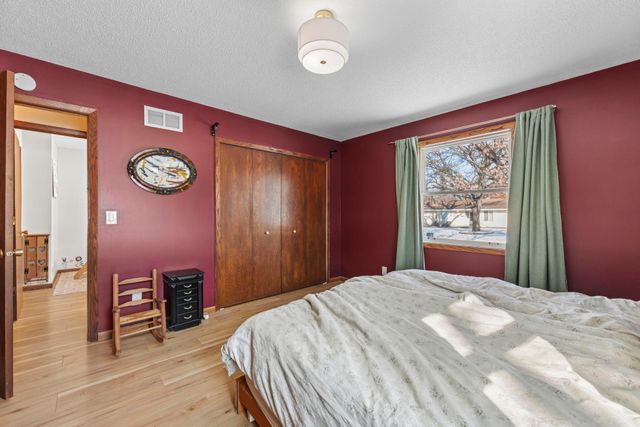 4109 Valentine Crest Road, Arden Hills, MN 55112