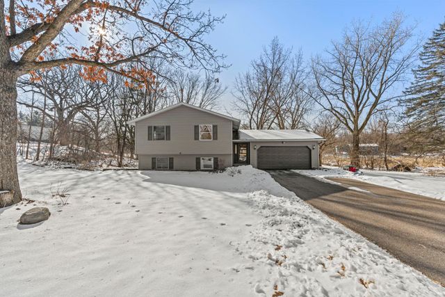 4109 Valentine Crest Road, Arden Hills, MN 55112
