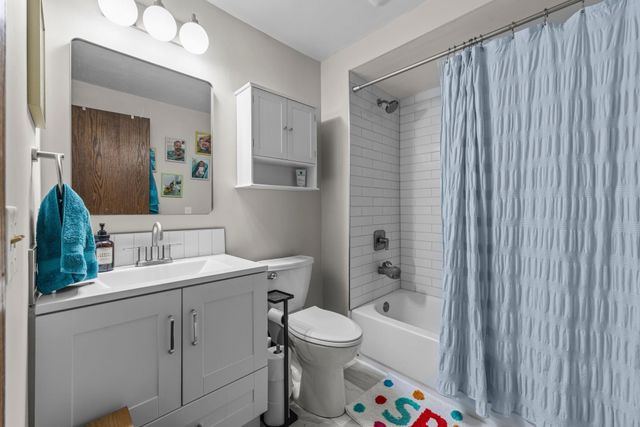 4109 Valentine Crest Road, Arden Hills, MN 55112