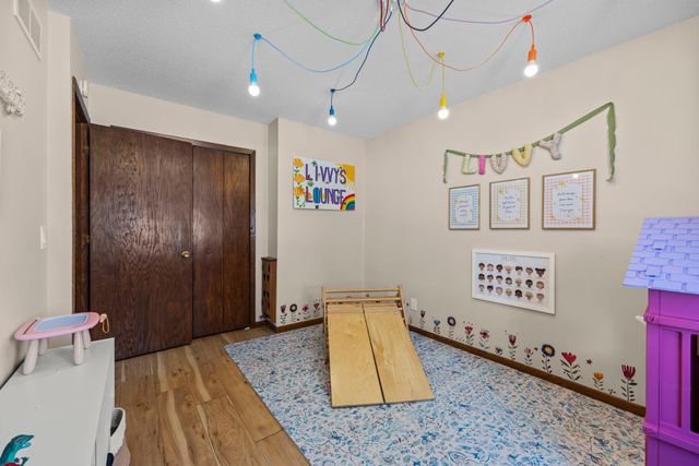 4109 Valentine Crest Road, Arden Hills, MN 55112