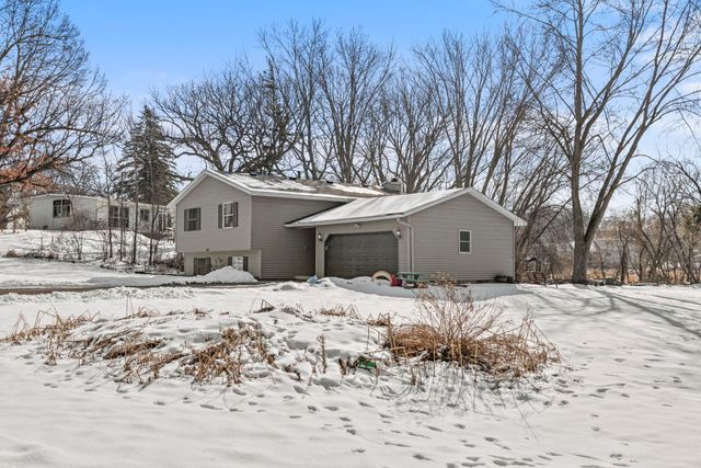 4109 Valentine Crest Road, Arden Hills, MN 55112