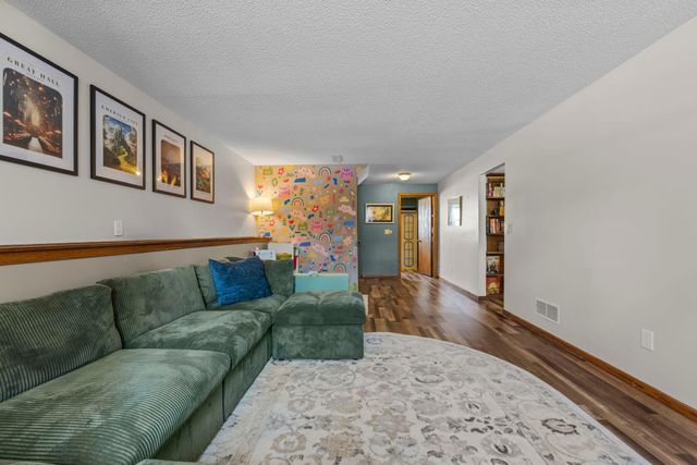 4109 Valentine Crest Road, Arden Hills, MN 55112