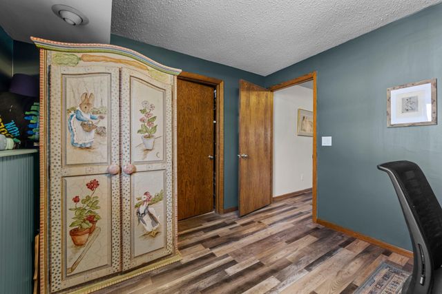 4109 Valentine Crest Road, Arden Hills, MN 55112