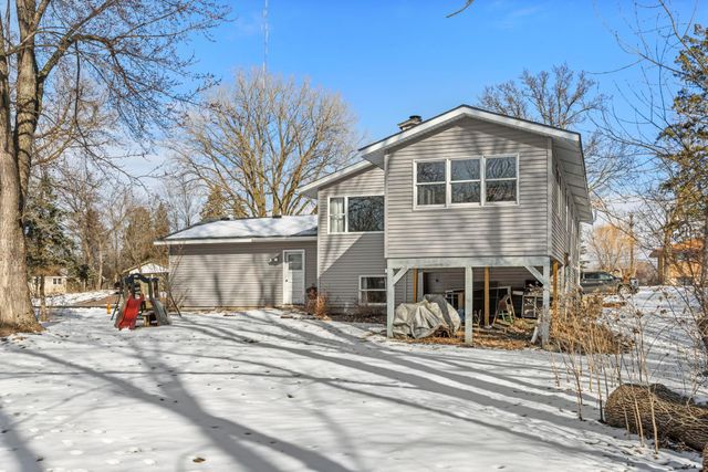 4109 Valentine Crest Road, Arden Hills, MN 55112