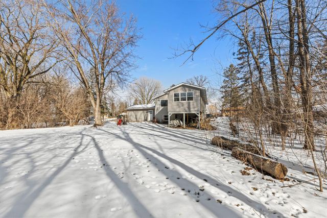 4109 Valentine Crest Road, Arden Hills, MN 55112