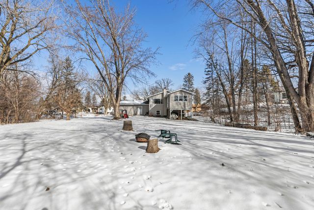 4109 Valentine Crest Road, Arden Hills, MN 55112
