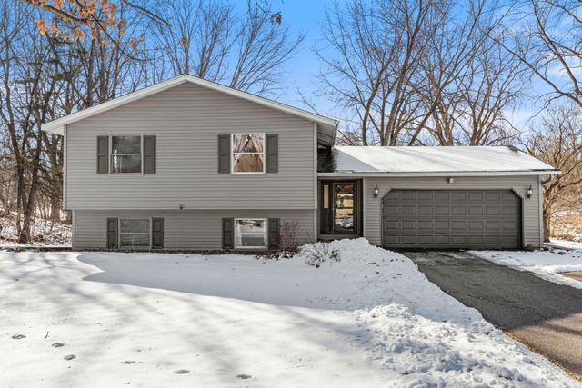4109 Valentine Crest Road, Arden Hills, MN 55112