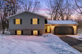 4109 Valentine Crest Road, Arden Hills, MN 55112