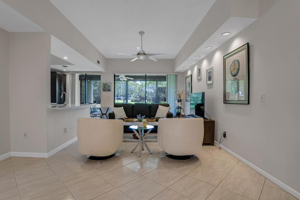 7472 La Paz Boulevard 102, Boca Raton, FL 33433