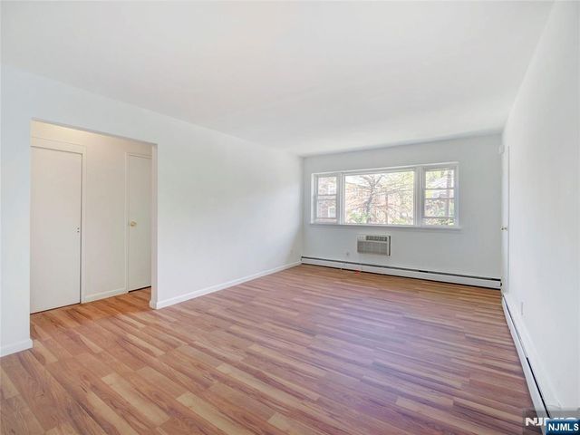 365 Bloomfield Avenue 5B, Verona, NJ 07044