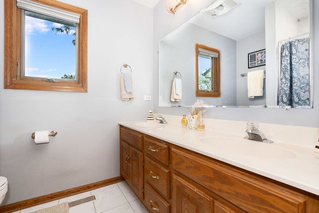 16647 Grants Trail, Orland Park, IL 60467