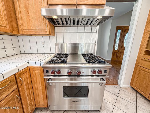 253 Reddington Court, Camarillo, CA 93010