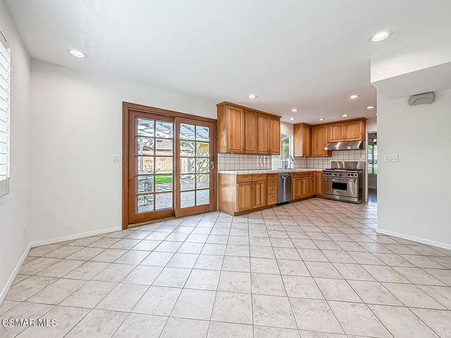 253 Reddington Court, Camarillo, CA 93010