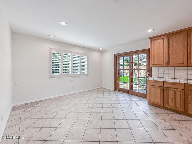 253 Reddington Court, Camarillo, CA 93010