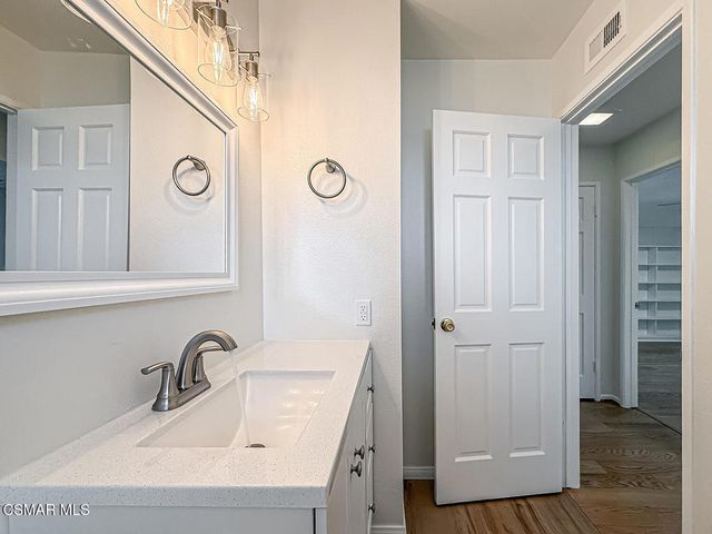 253 Reddington Court, Camarillo, CA 93010