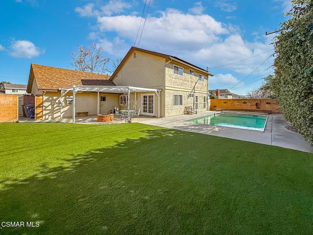 253 Reddington Court, Camarillo, CA 93010