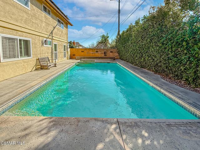 253 Reddington Court, Camarillo, CA 93010