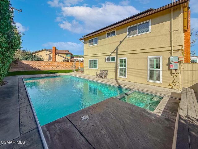 253 Reddington Court, Camarillo, CA 93010