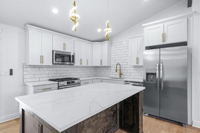 8620 W 75th Street, Overland Park, KS 66204