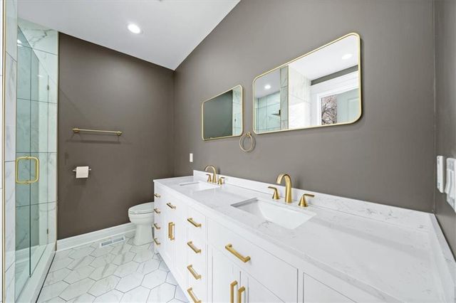 8620 W 75th Street, Overland Park, KS 66204