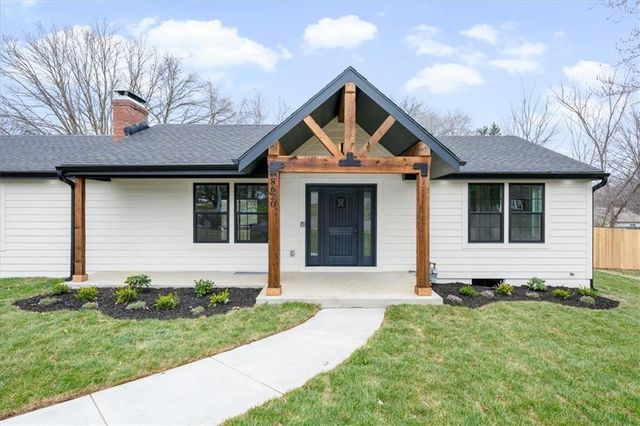 8620 W 75th Street, Overland Park, KS 66204