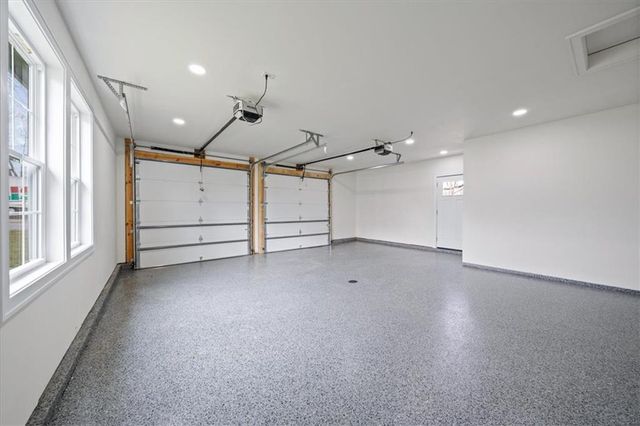 8620 W 75th Street, Overland Park, KS 66204