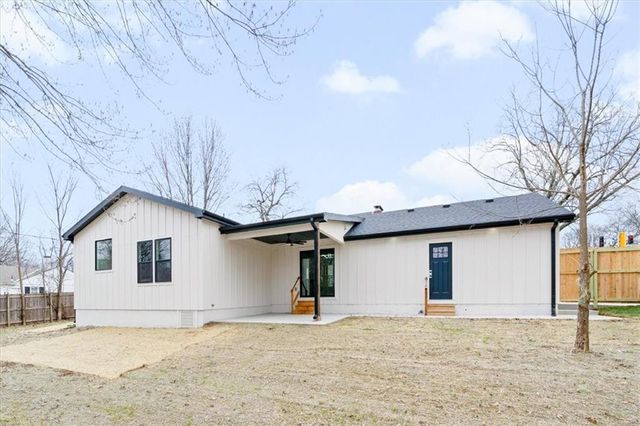 8620 W 75th Street, Overland Park, KS 66204