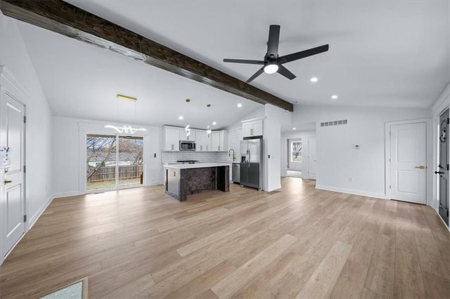 8620 W 75th Street, Overland Park, KS 66204