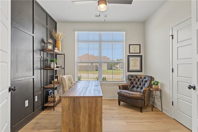 5801 SW Peaceful Avenue, Bentonville, AR 72713