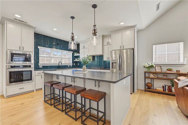 5801 SW Peaceful Avenue, Bentonville, AR 72713