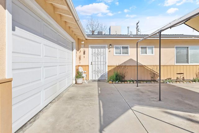 3942 W Vassar Avenue, Visalia, CA 93277