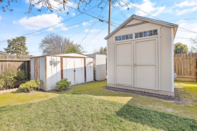 3942 W Vassar Avenue, Visalia, CA 93277