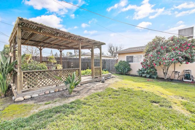 3942 W Vassar Avenue, Visalia, CA 93277